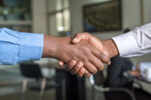 joint-venture-shaking-hands