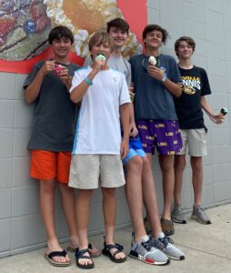 ice-cream-pic-with-friends