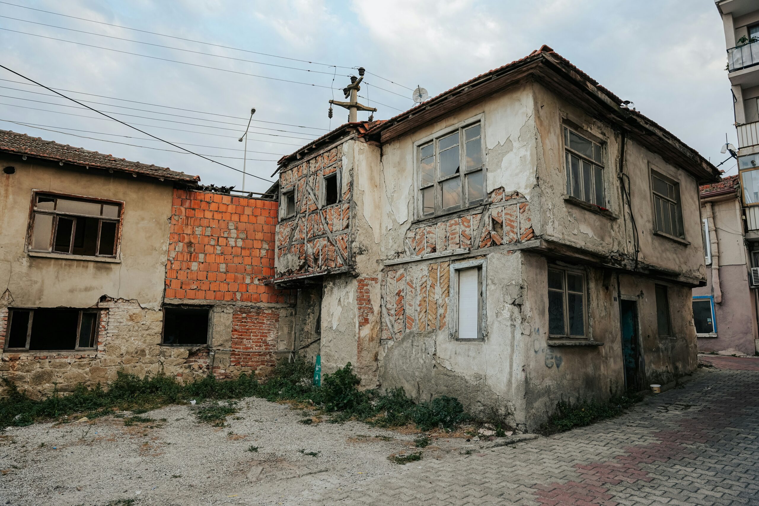 Why Do Squatters Have Rights? – Everything to Know