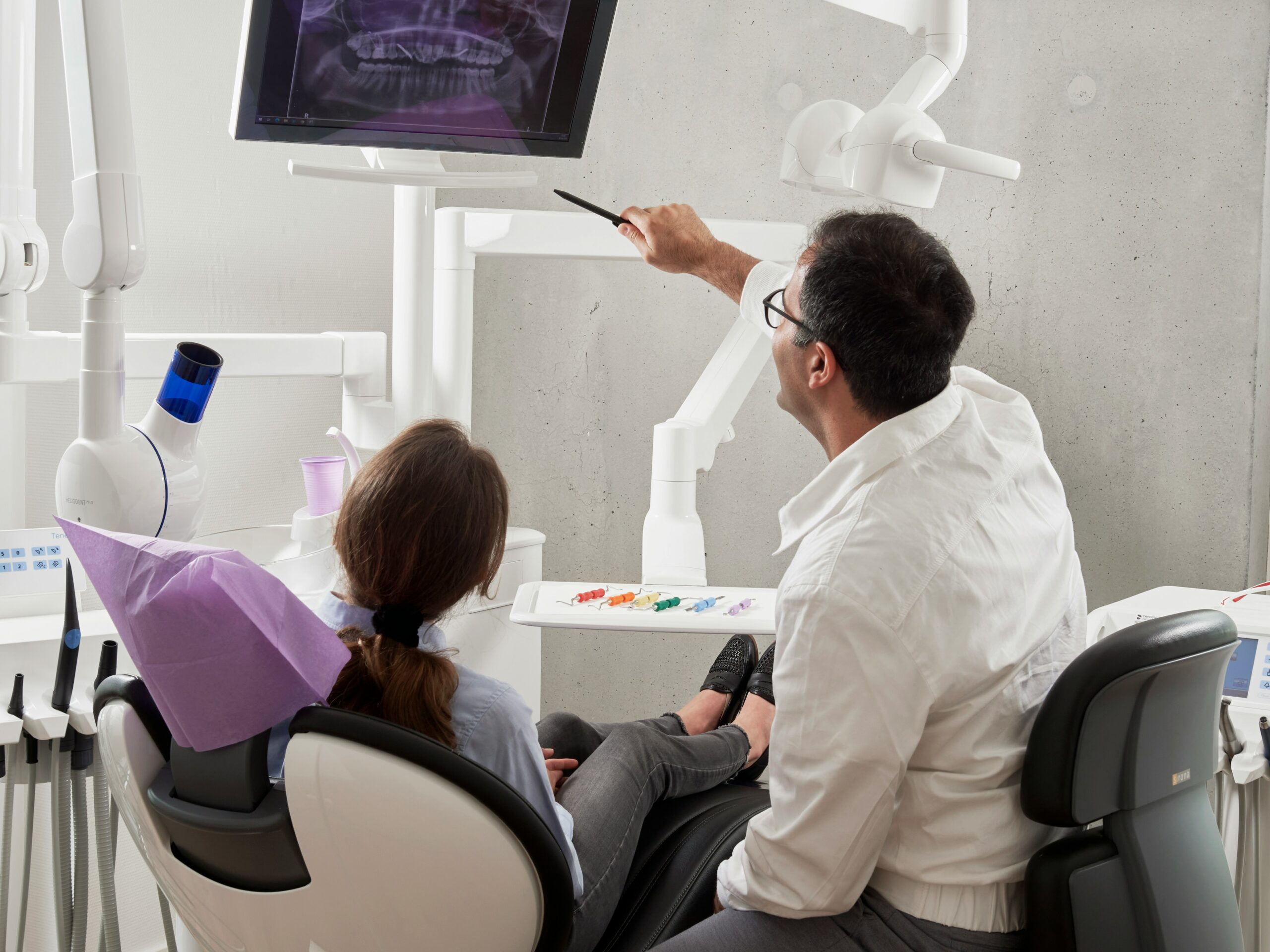 How Much Does a Dentist Make A Year?